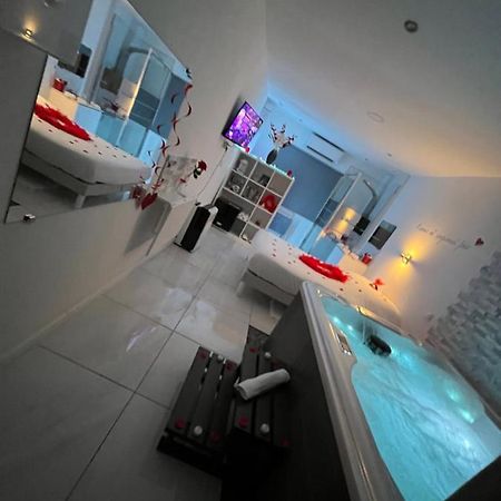 Love Room Avec Spa Privatif Le Rove Dış mekan fotoğraf