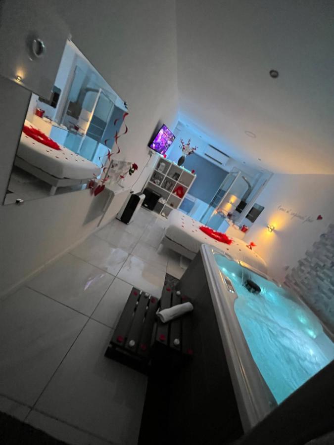Love Room Avec Spa Privatif Le Rove Dış mekan fotoğraf